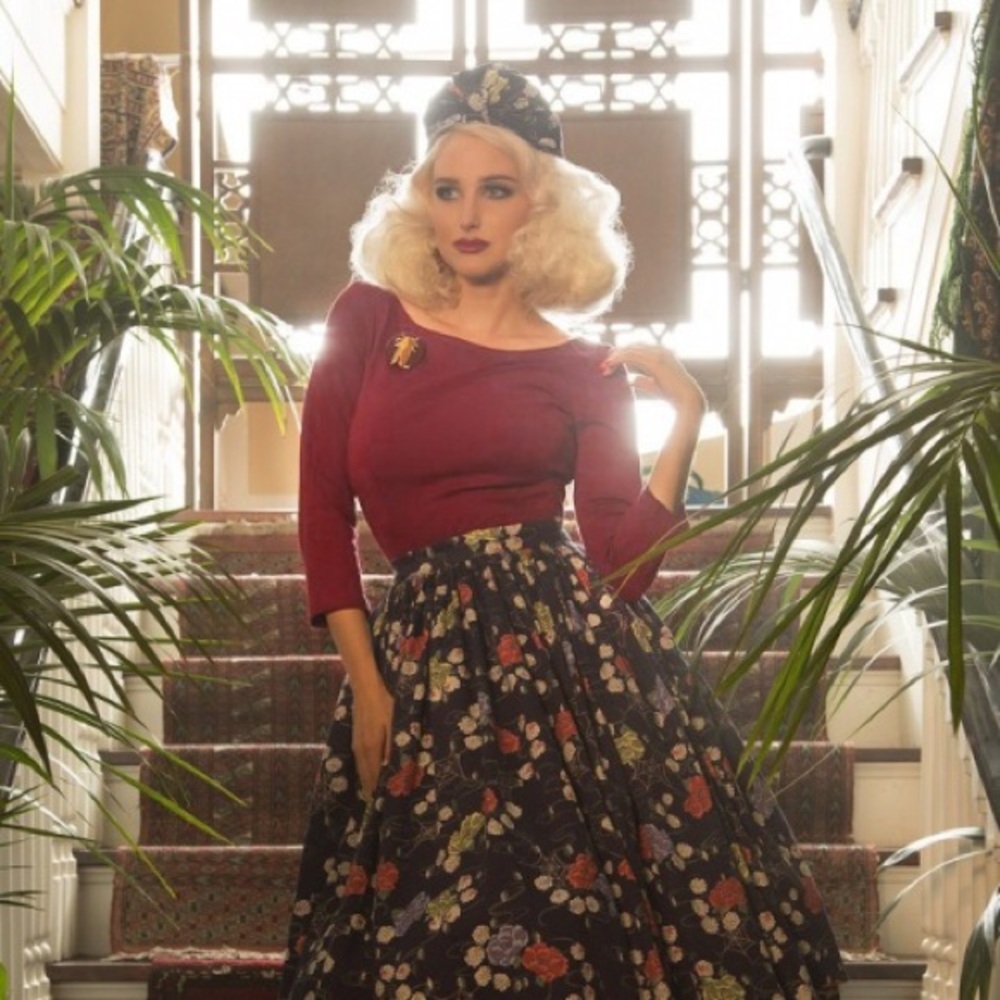 Laura Byrnes pinup girl Sabrina top 2x burgundy.